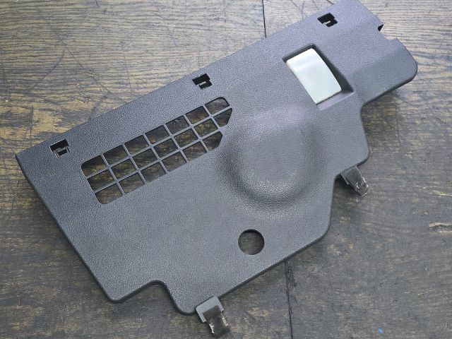 bontott HYUNDAI i40 Jobb Alsó Műszerfal Burkolat