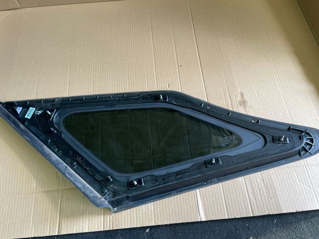 bontott HYUNDAI i40 Jobb C Oszlop Oldalablak Üveg