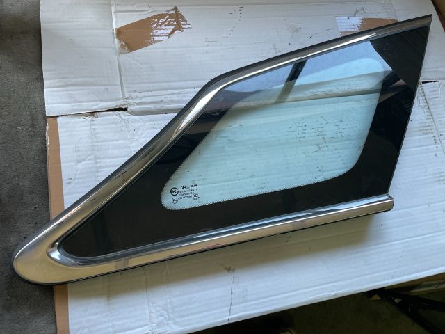 bontott HYUNDAI i40 Jobb C Oszlop Oldalablak Üveg