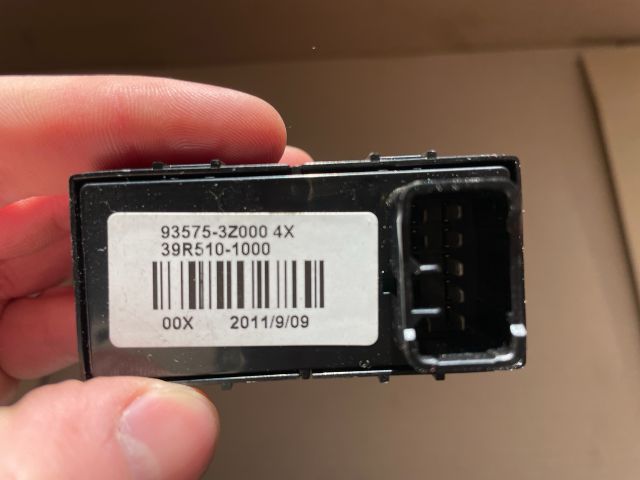 bontott HYUNDAI i40 Jobb első Ablakemelő Kapcsoló