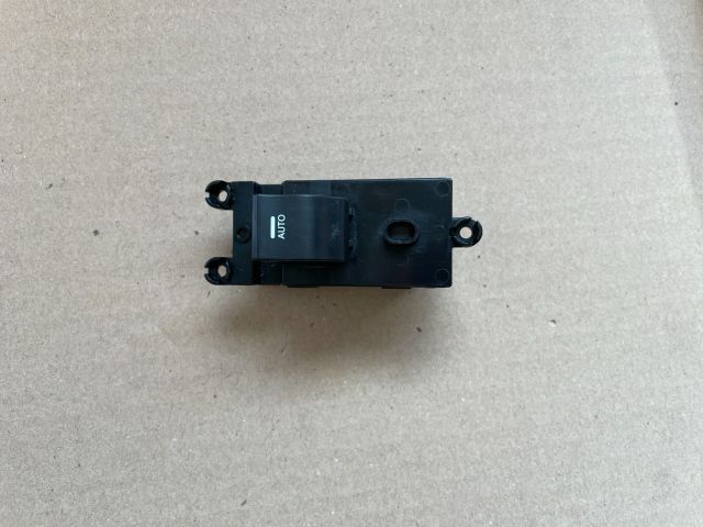 bontott HYUNDAI i40 Jobb első Ablakemelő Kapcsoló