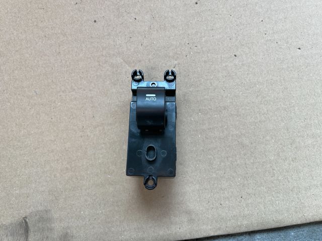 bontott HYUNDAI i40 Jobb első Ablakemelő Kapcsoló