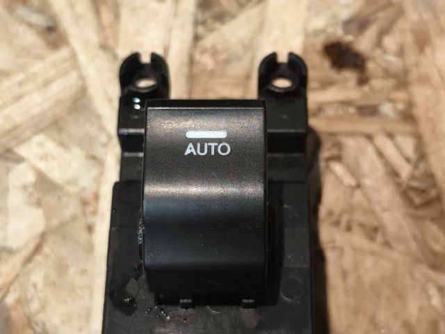 bontott HYUNDAI i40 Jobb első Ablakemelő Kapcsoló