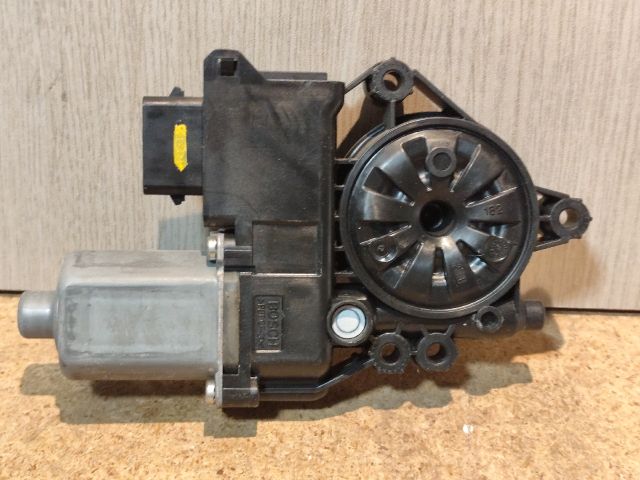 bontott HYUNDAI i40 Jobb első Ablakemelő Motor