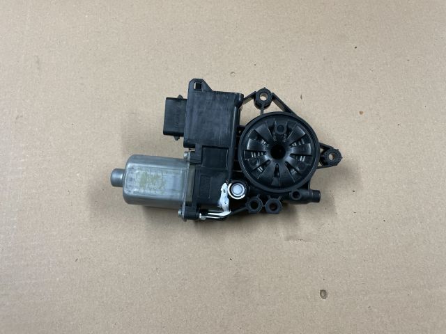 bontott HYUNDAI i40 Jobb első Ablakemelő Motor