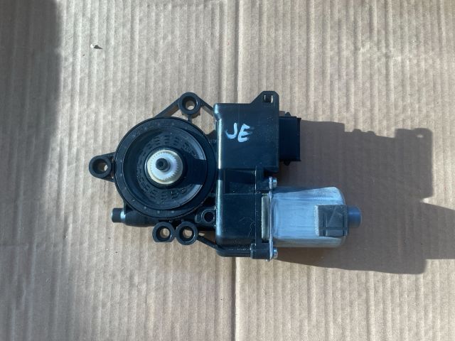 bontott HYUNDAI i40 Jobb első Ablakemelő Motor