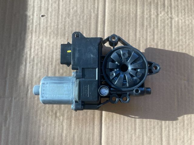 bontott HYUNDAI i40 Jobb első Ablakemelő Motor