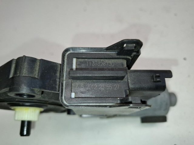 bontott HYUNDAI i40 Jobb első Ablakemelő Motor