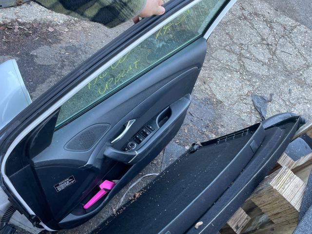 bontott HYUNDAI i40 Jobb első Ajtó (Részeivel)