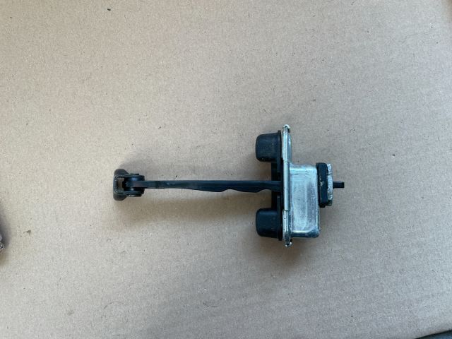 bontott HYUNDAI i40 Jobb első Ajtóhatároló