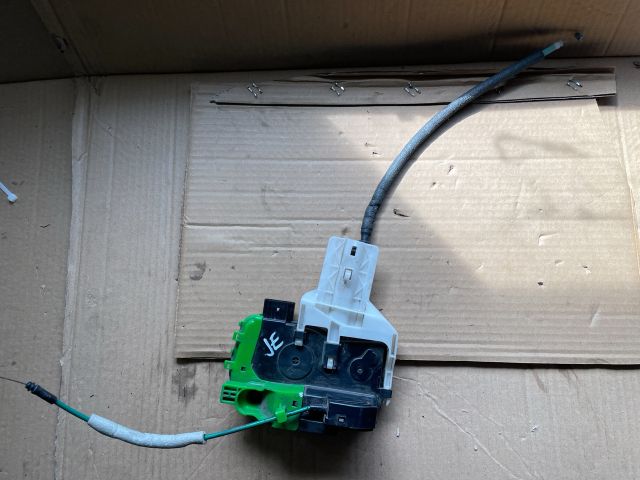 bontott HYUNDAI i40 Jobb első Ajtózár