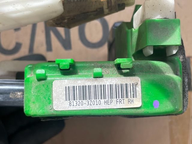 bontott HYUNDAI i40 Jobb első Ajtózár