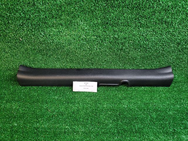 bontott HYUNDAI i40 Jobb első Belső Küszöb Burkolat