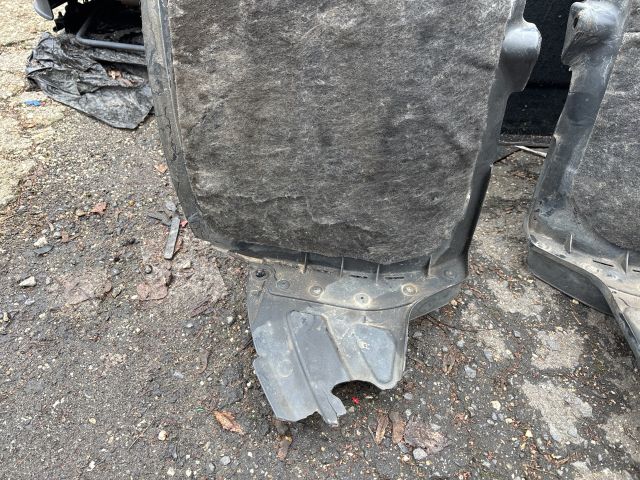 bontott HYUNDAI i40 Jobb első Első Dobbetét (Kerékjárati, Műanyag)