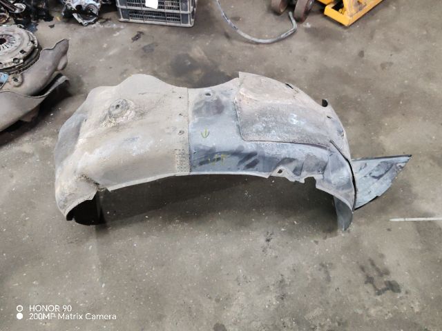 bontott HYUNDAI i40 Jobb első Első Dobbetét (Kerékjárati, Műanyag)