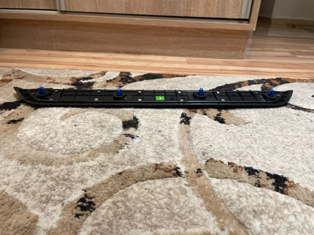 bontott HYUNDAI i40 Jobb első Küszöb Díszléc