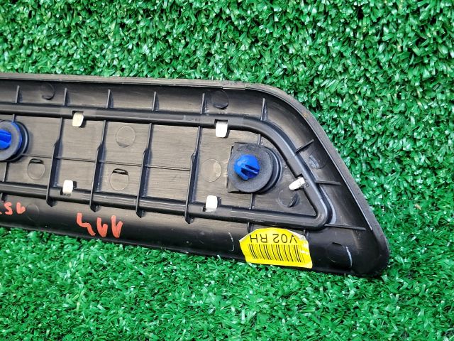 bontott HYUNDAI i40 Jobb első Küszöb Díszléc