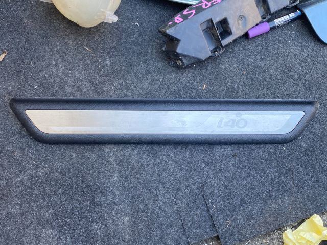 bontott HYUNDAI i40 Jobb első Küszöb Díszléc