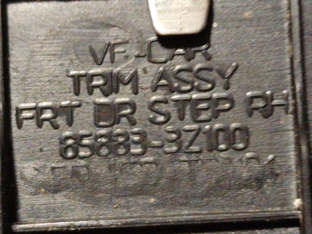 bontott HYUNDAI i40 Jobb első Küszöb Díszléc