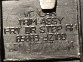 bontott HYUNDAI i40 Jobb első Küszöb Díszléc