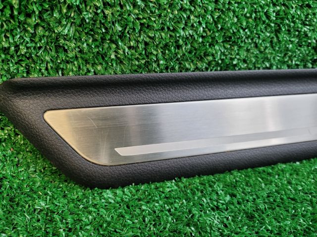 bontott HYUNDAI i40 Jobb első Küszöb Díszléc