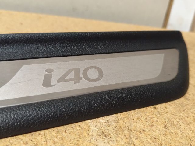 bontott HYUNDAI i40 Jobb első Küszöb Díszléc