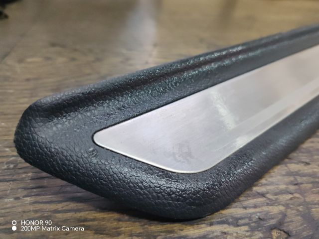 bontott HYUNDAI i40 Jobb első Küszöb Díszléc