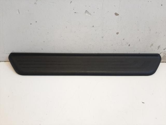 bontott HYUNDAI i40 Jobb első Küszöb Díszléc