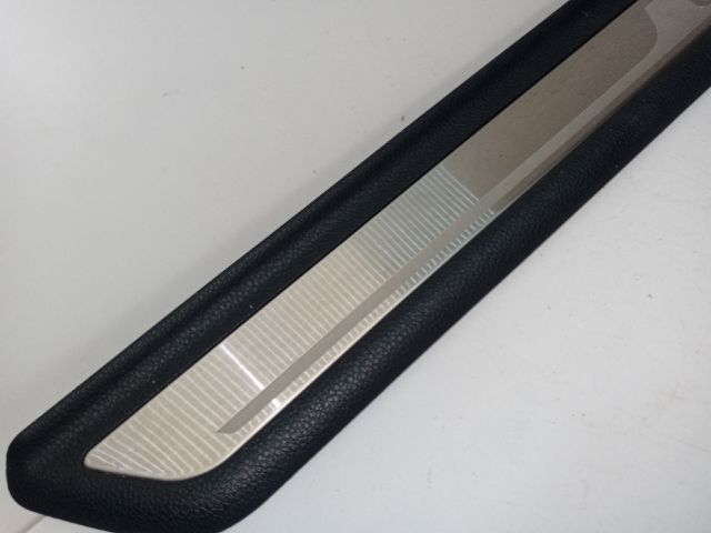 bontott HYUNDAI i40 Jobb első Küszöb Díszléc