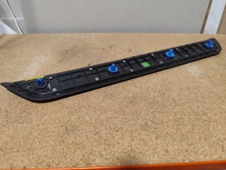 bontott HYUNDAI i40 Jobb első Küszöb Díszléc