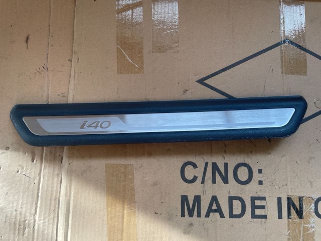 bontott HYUNDAI i40 Jobb első Küszöb Díszléc