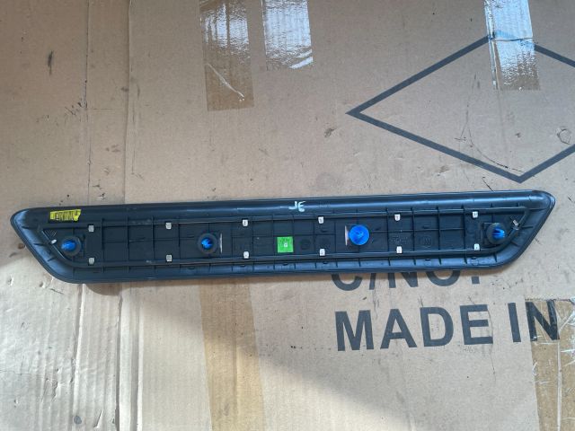 bontott HYUNDAI i40 Jobb első Küszöb Díszléc