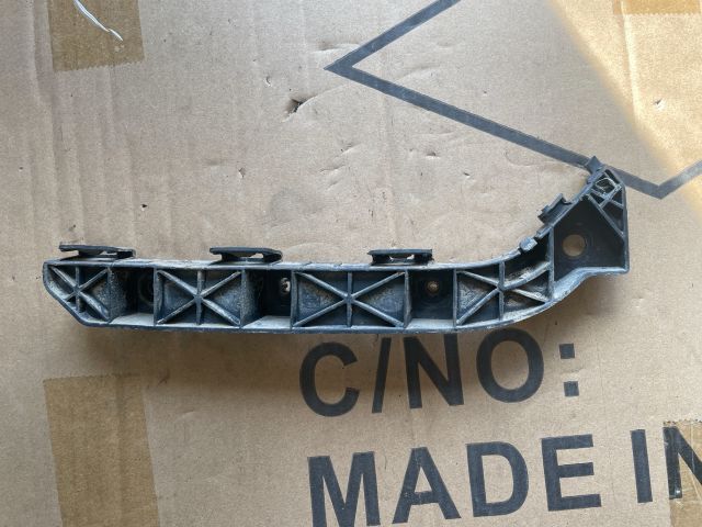 bontott HYUNDAI i40 Jobb első Oldal Lökhárító Tartó (Műanyag)