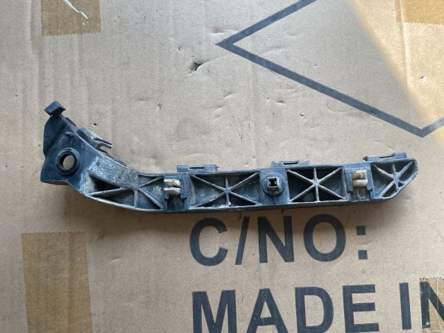 bontott HYUNDAI i40 Jobb első Oldal Lökhárító Tartó (Műanyag)