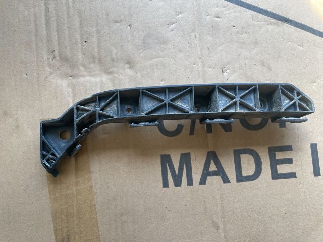 bontott HYUNDAI i40 Jobb első Oldal Lökhárító Tartó (Műanyag)