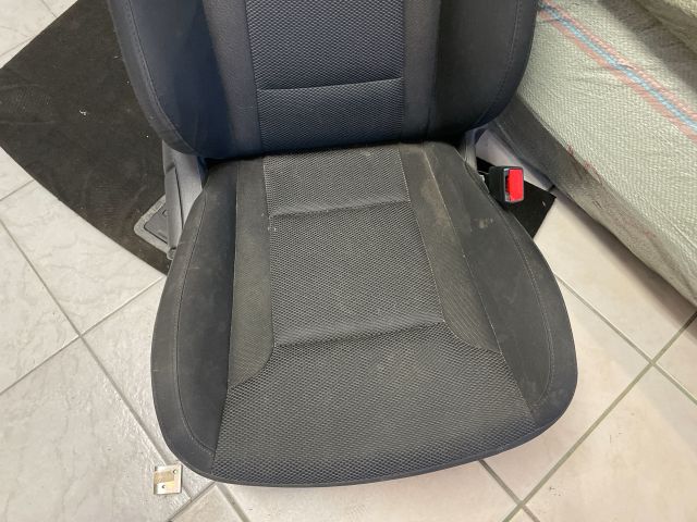 bontott HYUNDAI i40 Jobb első Ülés