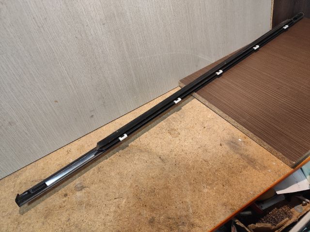 bontott HYUNDAI i40 Jobb első Vízlehúzó Gumicsík