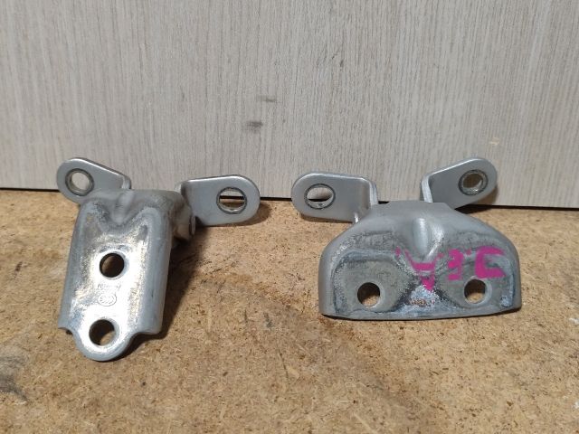 bontott HYUNDAI i40 Jobb első Zsanér