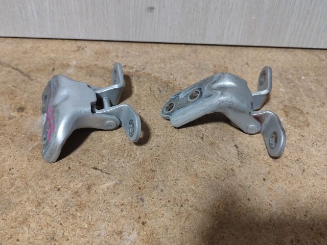 bontott HYUNDAI i40 Jobb első Zsanér