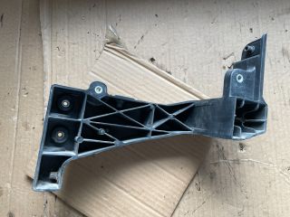 bontott HYUNDAI i40 Jobb Fényszóró Tartó