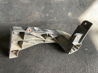 bontott HYUNDAI i40 Jobb Fényszóró Tartó