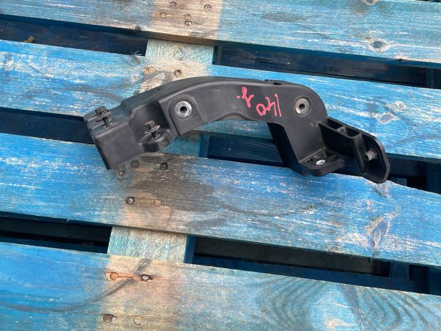 bontott HYUNDAI i40 Jobb Fényszóró Tartó