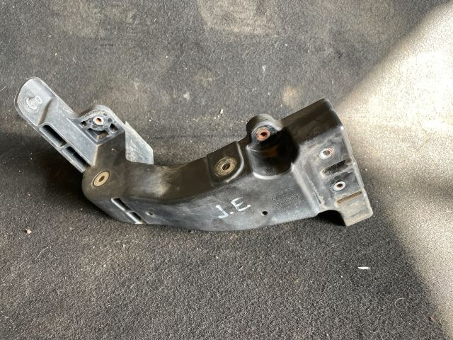 bontott HYUNDAI i40 Jobb Fényszóró Tartó