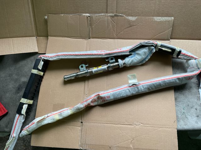 bontott HYUNDAI i40 Jobb Függönylégzsák és Oldallégzsák