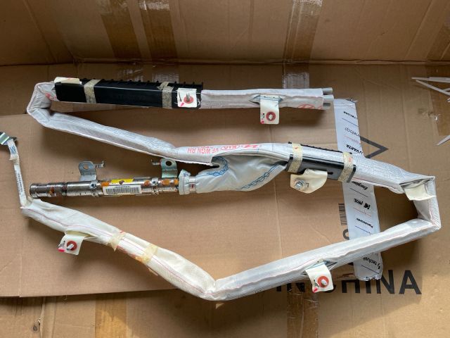 bontott HYUNDAI i40 Jobb Függönylégzsák és Oldallégzsák