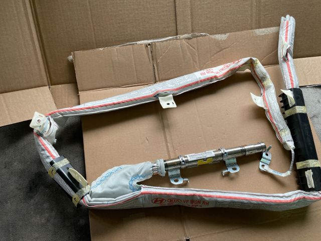 bontott HYUNDAI i40 Jobb Függönylégzsák és Oldallégzsák