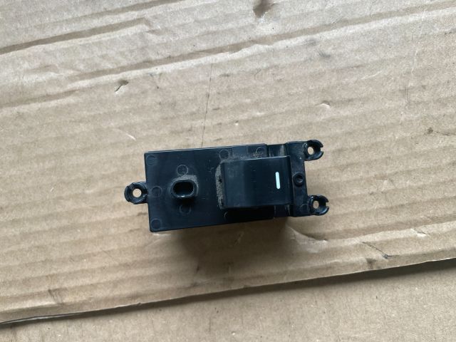 bontott HYUNDAI i40 Jobb hátsó Ablakemelő Kapcsoló