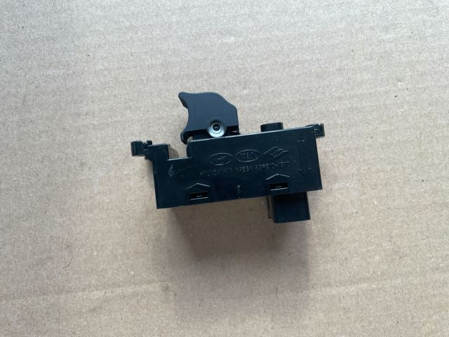 bontott HYUNDAI i40 Jobb hátsó Ablakemelő Kapcsoló