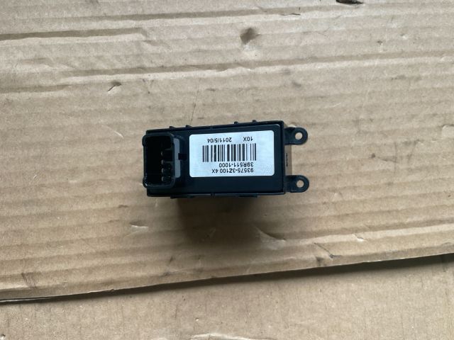 bontott HYUNDAI i40 Jobb hátsó Ablakemelő Kapcsoló