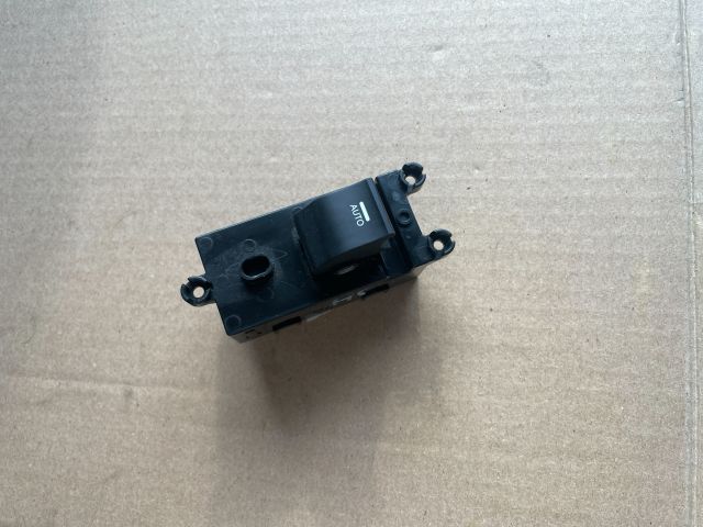 bontott HYUNDAI i40 Jobb hátsó Ablakemelő Kapcsoló